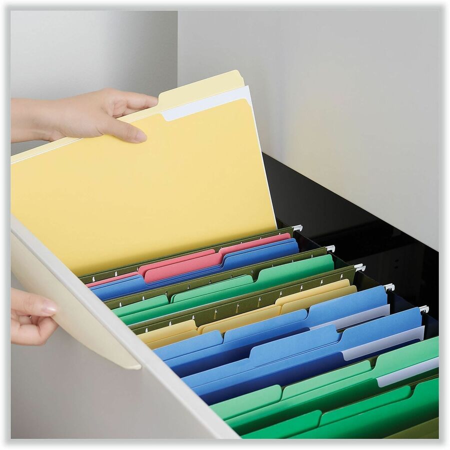 Universal 1/3 Tab Cut Letter Top Tab File Folder - 8 1/2" x 11" - Assorted Tab Position - 11 pt. - Stock - 100 Box