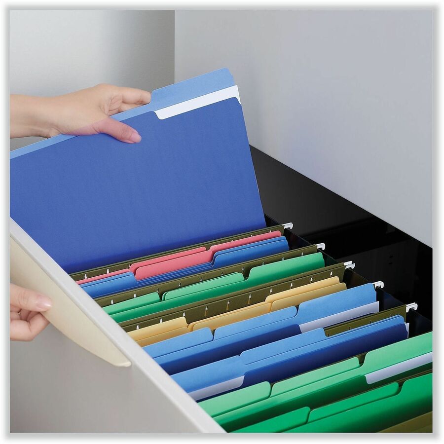 Universal 1/3 Tab Cut Letter Top Tab File Folder - 8 1/2" x 11" - Assorted Tab Position - 11 pt. - Stock - 100 Box