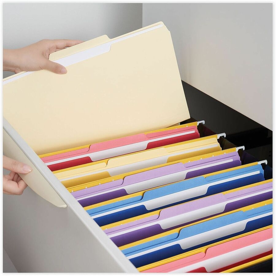 Universal 1/2 Tab Cut Legal Top Tab File Folder - 8 1/2" x 14" - 3/4" Expansion - Assorted Tab Position - 11 pt. - Manila - 100 Box