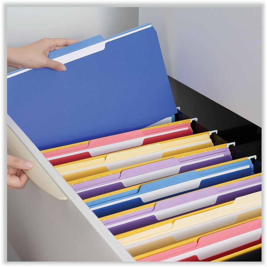Universal 1/3 Tab Cut Legal Top Tab File Folder - 8 1/2" x 14" - Assorted Tab Position - 11 pt. - Stock - 100 Box