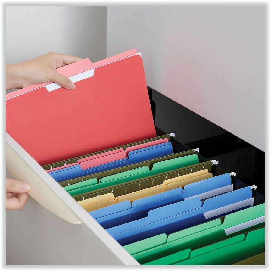 Universal 1/3 Tab Cut Letter Top Tab File Folder - 8 1/2" x 11" - Assorted Tab Position - 11 pt. - Stock - 100 Box